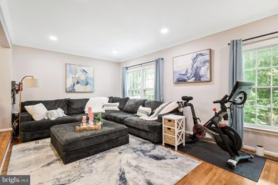 7940 Bethelen Woods Ln, Springfield, VA 22153 - photo 4