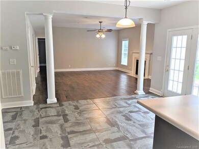 205 Wickersham Dr, Statesville, NC 28625 - photo 4