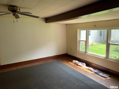 924 N Crafford St, Bushnell, IL 61422 - photo 6