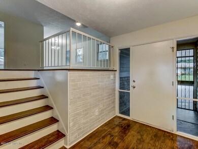 4961 Dian Wood Dr E, Jacksonville, FL 32210 - photo 4