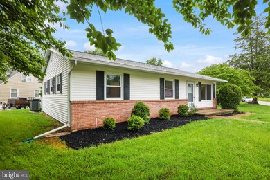 8240 Reece Heights Dr, Severn, MD 21144 - photo 3