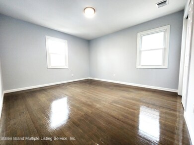 869 Elbe Ave, Staten Island, NY 10304 - photo 3