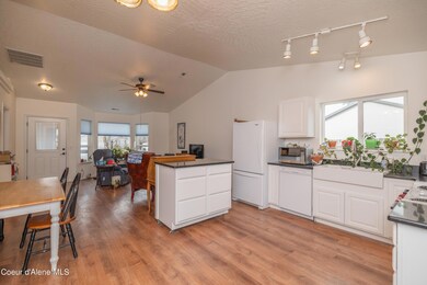 Farmhouse Style Kitchen