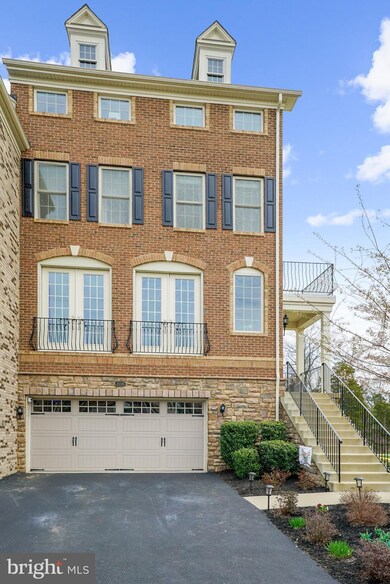 25008 Glasgow Heights Terrace, Chantilly, VA 20152 - photo 2