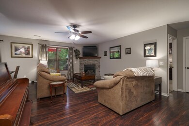 15 Port Way 65201-5