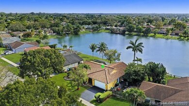 11684 SW 50th Ct, Cooper City, FL 33330 - photo 6