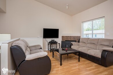 Living Room  4034-FULL