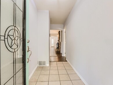 601 Woodcrest Dr, Hurst, TX 76053 - photo 5