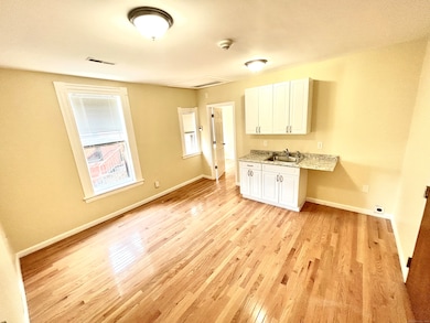 135 W Main St unit 4C, Waterbury, CT 06702 - photo 2