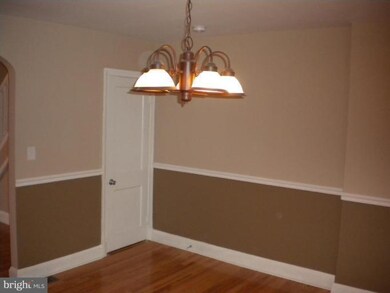 3811 Cranston Ave, Baltimore, MD 21229 - photo 4