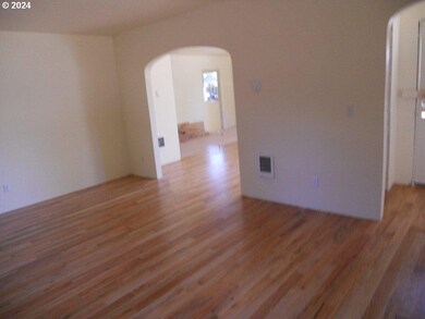 1490 W 4th Ave, Eugene, OR 97402 - photo 4