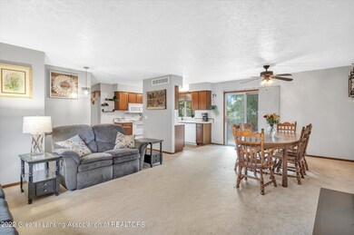 06-824-Riley-St-WindowStill-Real-Estate-