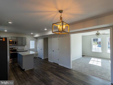 493 Stonewall St, Strasburg, VA 22657 - photo 5