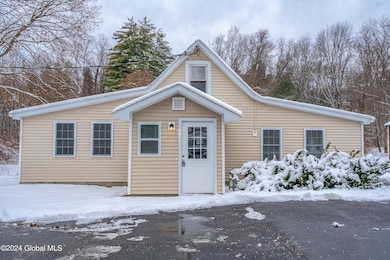 455 Maple Ave, Saratoga Springs, NY 12866 - photo 5