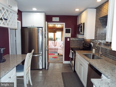 918 Francis Ave, Halethorpe, MD 21227 - photo 3