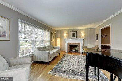 2425 Lexington Rd, Falls Church, VA 22043 - photo 4