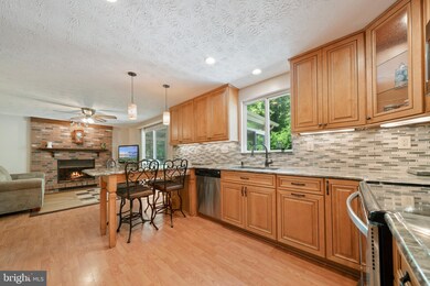 1213 Cavendish Dr, Silver Spring, MD 20905 - photo 3