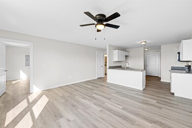 3014 Fountain Dr, Salina, KS 67401 - photo 4