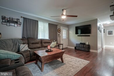 595 Chestnut St, Williamstown, NJ 08094 - photo 5