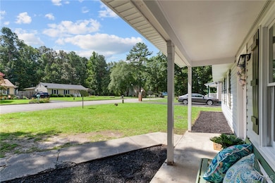 307 Lakewood Dr, Petersburg, VA 23805 - photo 6