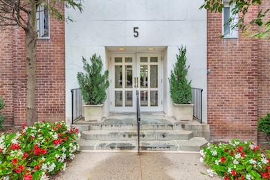 Fullerton Condominium unit 5S, Montclair, NJ 07042 - photo 2