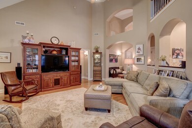 6708 Hardscrabble Ct-large-006-20-P32444