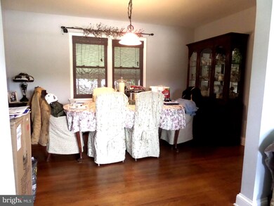 819 N Broad St, Lansdale, PA 19446 - photo 4