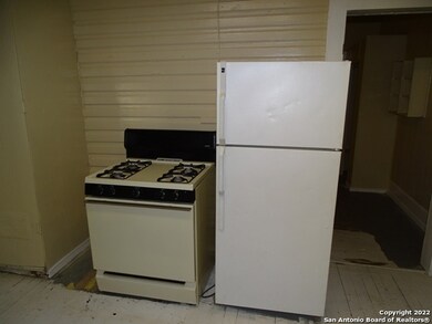 213 Cadwallader St, San Antonio, TX 78212 - photo 7