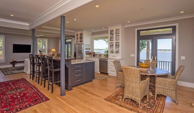 1st floor dining area