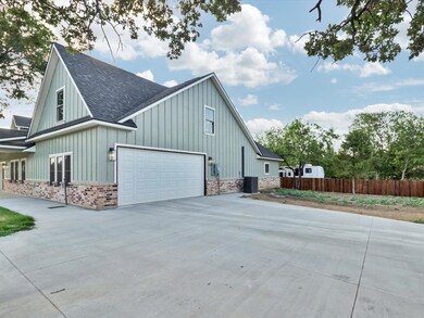 1624 Don Lee Rd, Joshua, TX 76058 - photo 5