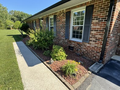 603 Lowry St, Manchester, TN 37355 - photo 4