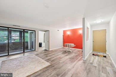 9633 Whiteacre Rd, Columbia, MD 21045 - photo 4