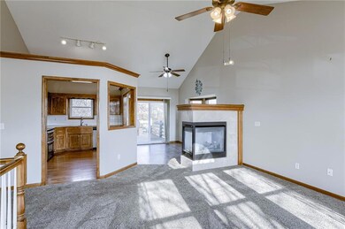 1716 Longhorn Ln, Raymore, MO 64083 - photo 6