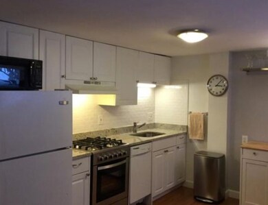 124 Sutherland Rd unit 15, Brighton, MA 02135 - photo 3
