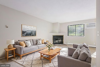 7501 W 101st St unit 112, Bloomington, MN 55438 - photo 2