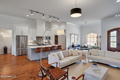 09-216 Reservoir Way