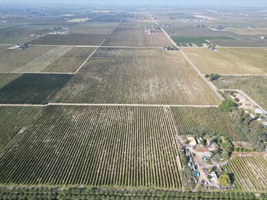 529 W Floral Ave, Fresno, CA 93706 - photo 2