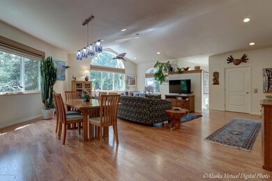 9-foot ceilings  & vaulted living room
