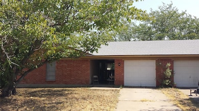 2030 Granbury St, Cleburne, TX 76033 - photo 2