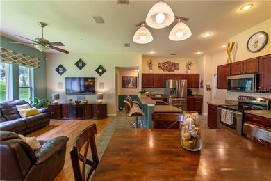 Family room, Dinette & Kitchen