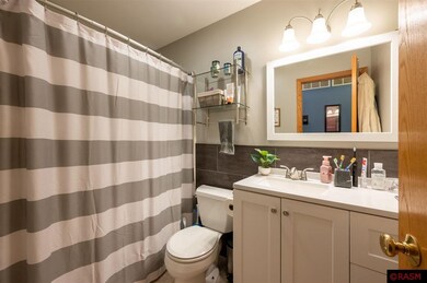 224 Maverick Dr, Mankato, MN 56001 - photo 7