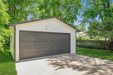 1321 57th Place, Des Moines, IA 50311 - photo 3