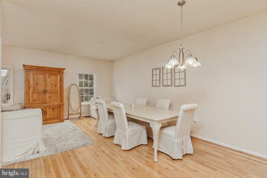 7149 Ladd Cir, Frederick, MD 21703 - photo 3