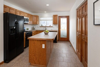 1 kitchen 84SagewoodCt_HiRes203