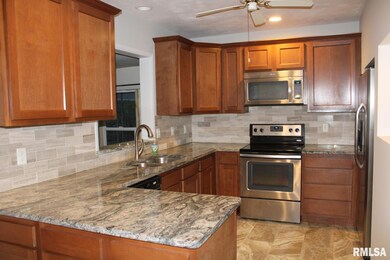 3710 Wilkes Ave, Davenport, IA 52806 - photo 2