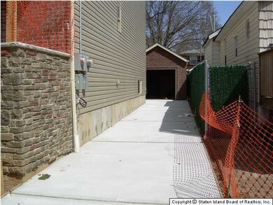 125 Bionia Ave, Staten Island, NY 10305 - photo 3