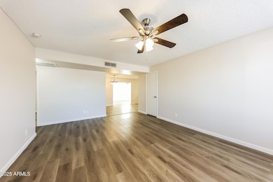 7227 W Turquoise Ave, Peoria, AZ 85345 - photo 3