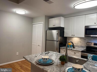 8637 Beekman Place unit 37D, Alexandria, VA 22309 - photo 4