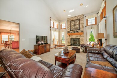 2052 Tunbridge Trail, Algonquin, IL 60102 - photo 3