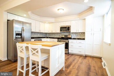 809 Beaverbank Cir, Towson, MD 21286 - photo 3